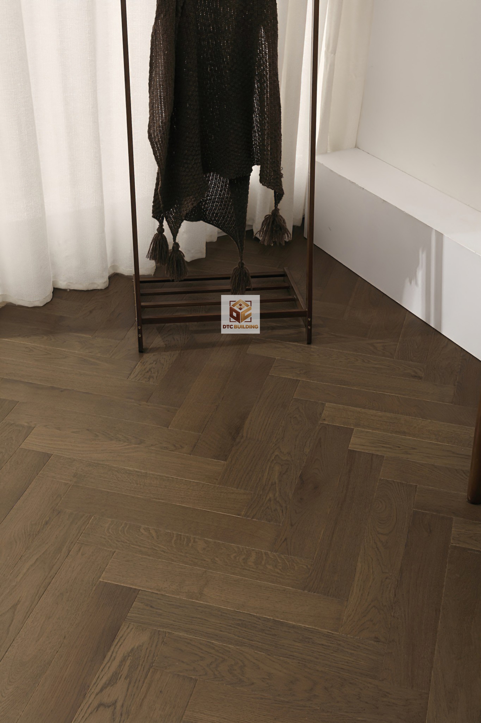 Sàn Herringbone HHC77